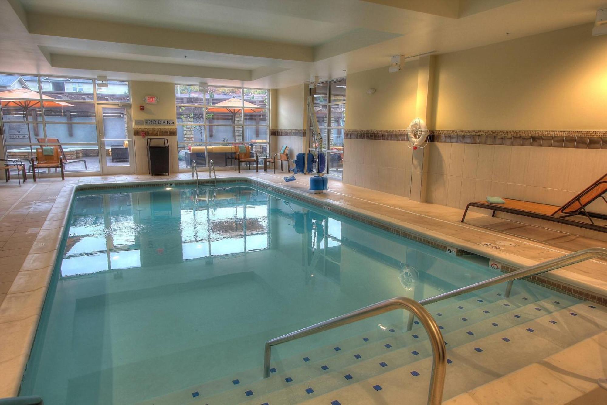 Courtyard By Marriott Gatlinburg Downtown Hotel Eksteriør billede