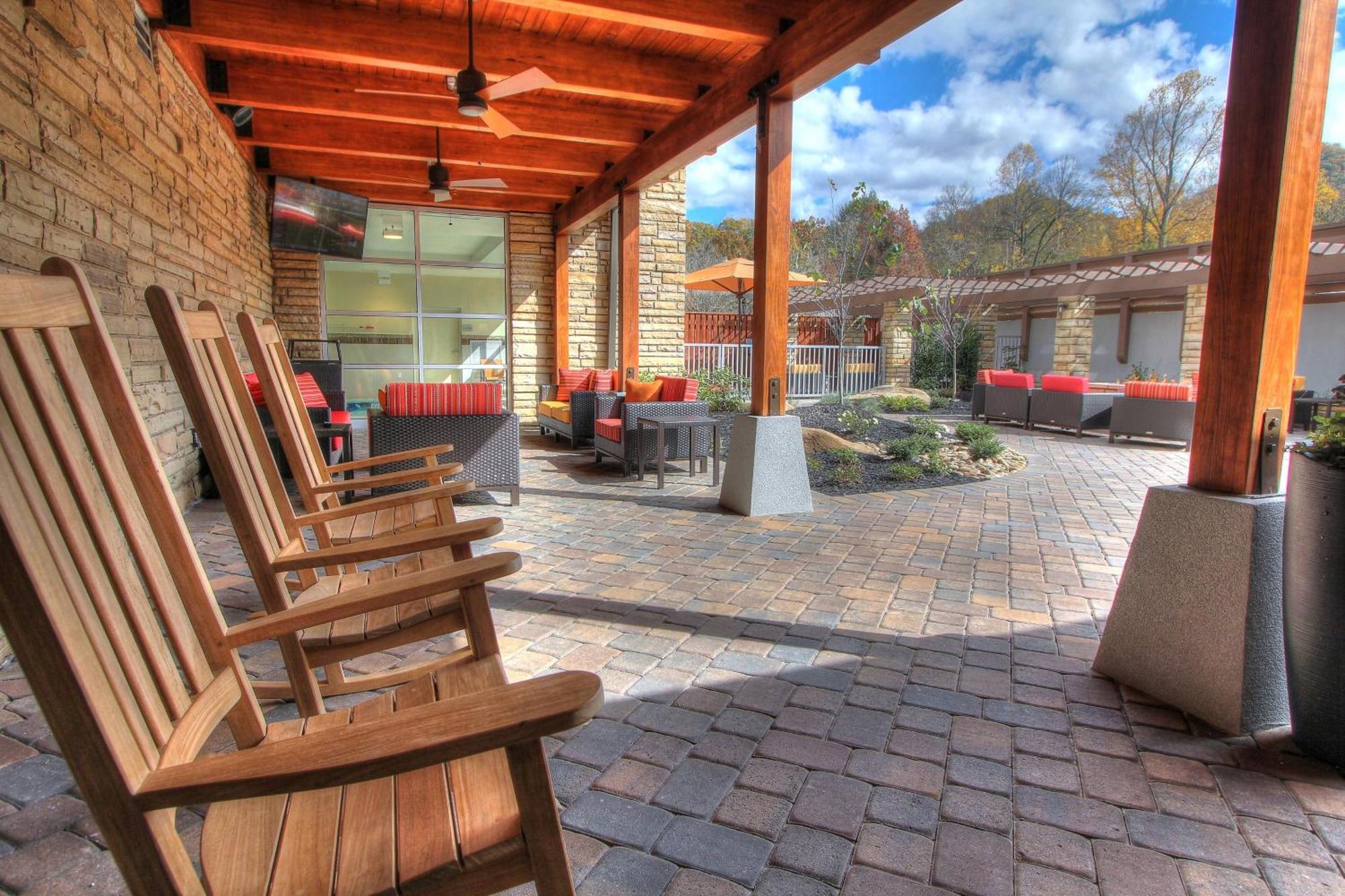 Courtyard By Marriott Gatlinburg Downtown Hotel Eksteriør billede